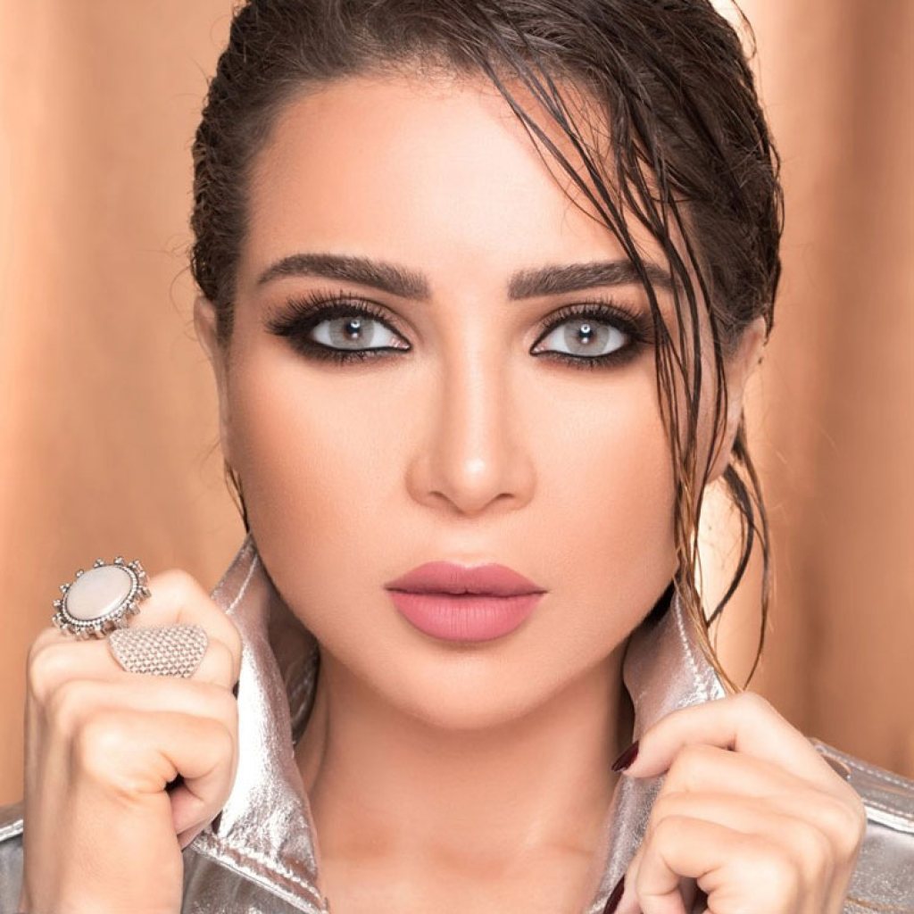 عدسات شهري لومينوس كرستال — لومينوس