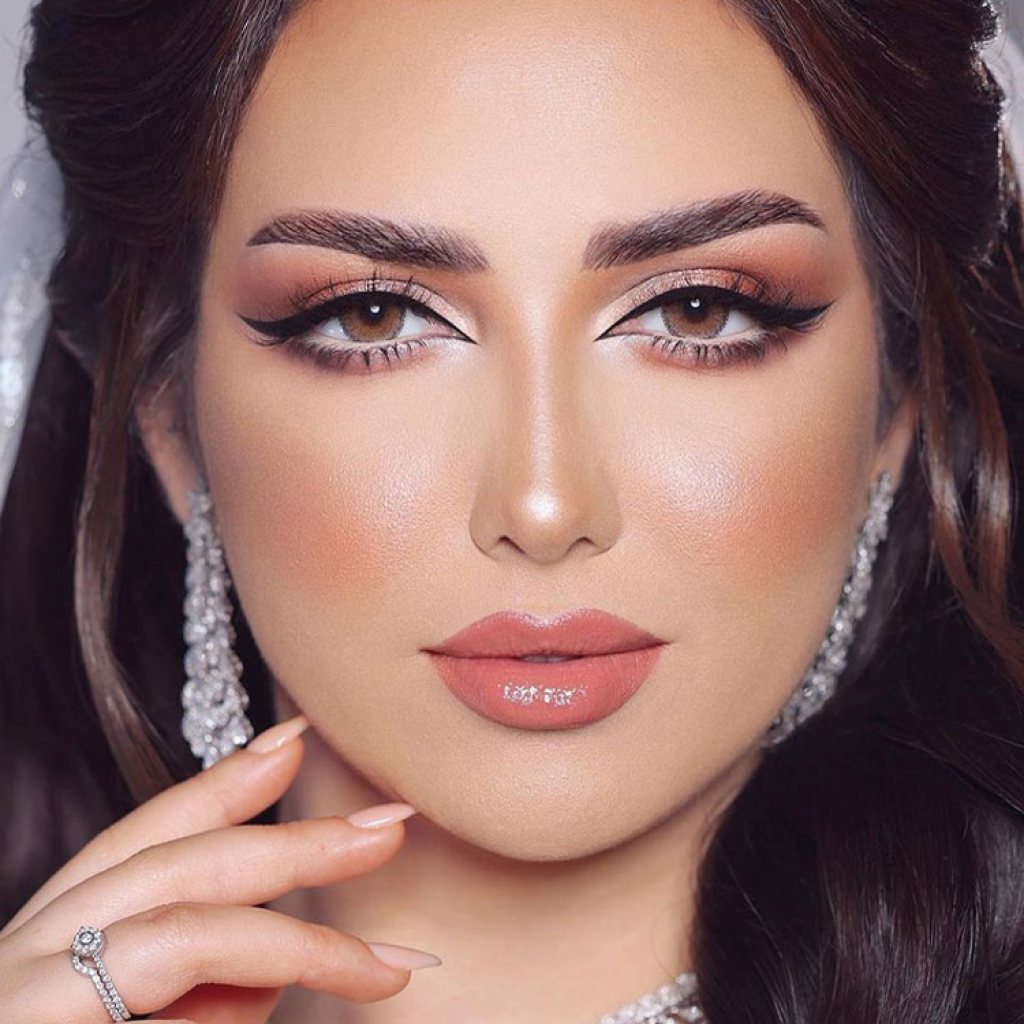 عدسات شهري لومينوس لاتين براون — لومينوس
