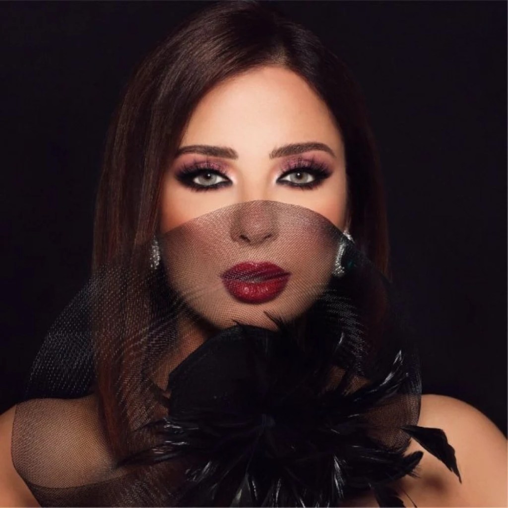 عدسات شهرية اديرا هاسكي — اديرا
